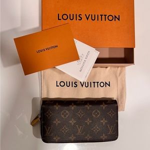 Louis Vuitton Zippy Wallet